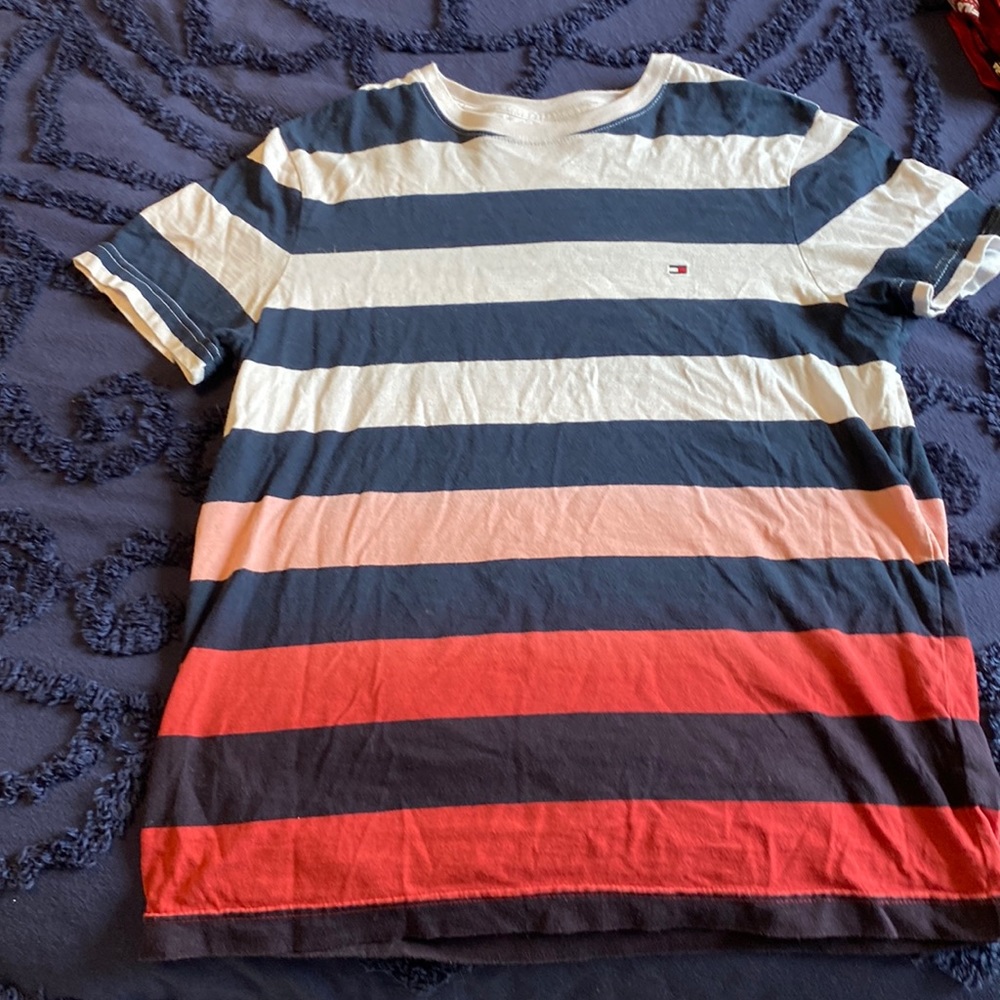 Tommy Hilfiger T-shirt red, white blue ombré stripes. Gently worn, in GUC Size S